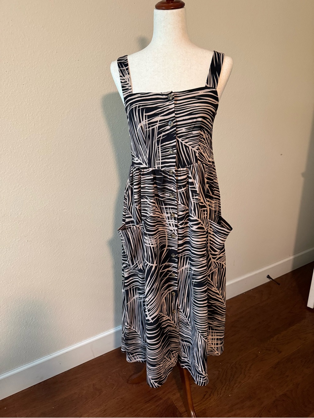 Sleeveless Black and Cream Maxi Dress with Front Buttons